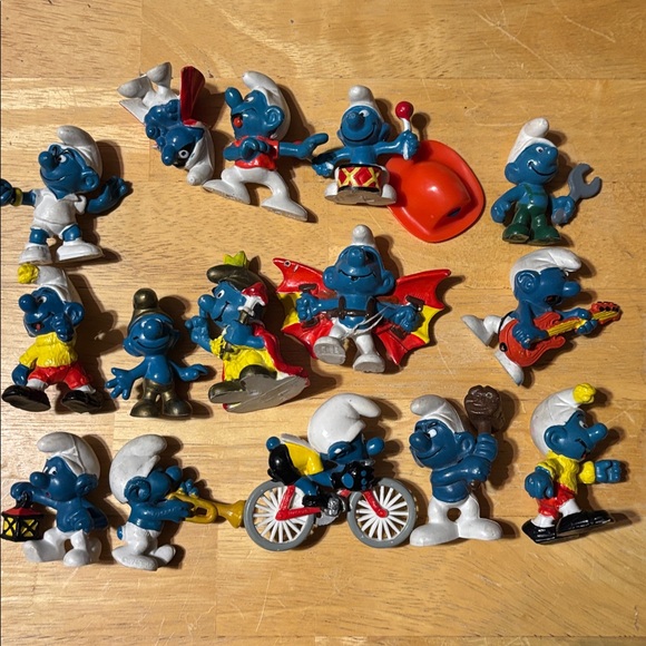 Smurfs Other - Set of 15 Vintage Smurfs Action Figures